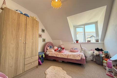 2 bedroom flat to rent, Alumhurst Road, Bournemouth