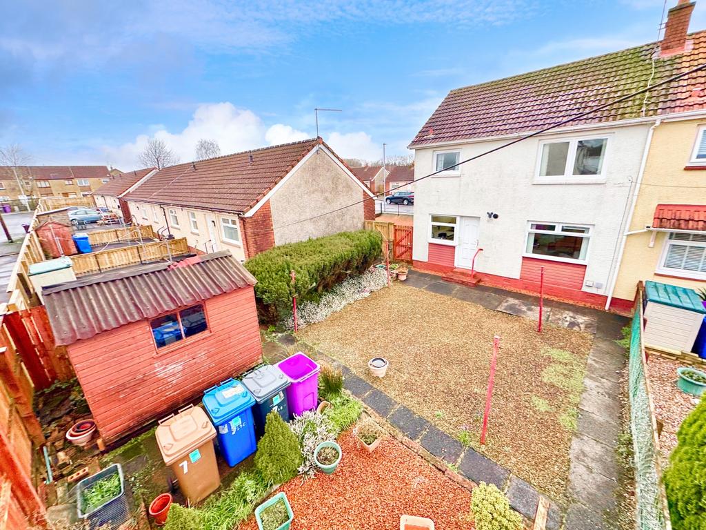 Loadingbank Court, Kilbirnie rear garden photo