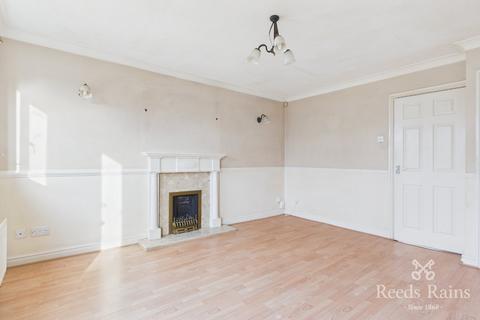 3 bedroom terraced house for sale, Leeds Road, Castleford WF10