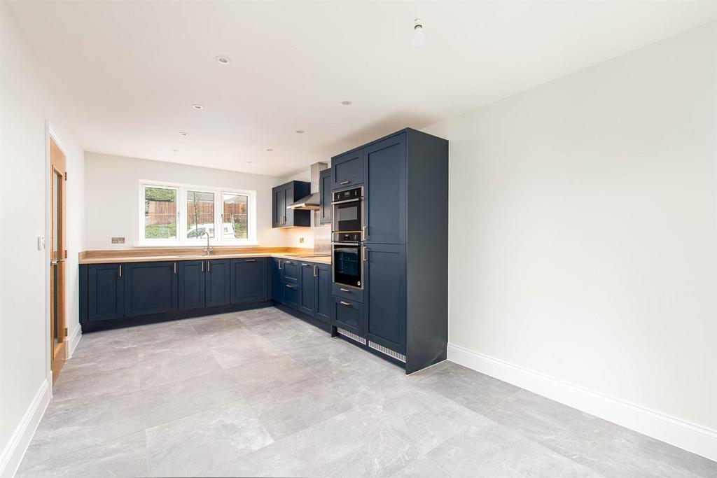 Plot 11 Kitchen 4.jpg