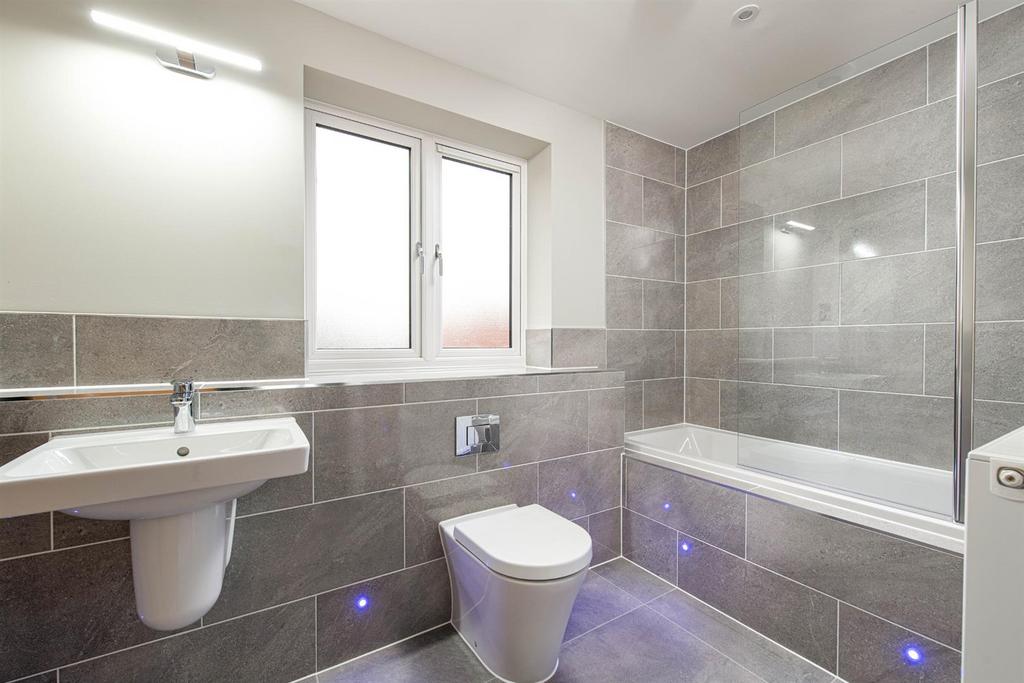 Plot 11 Bathroom 1.jpg
