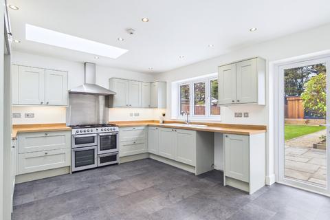 3 bedroom end of terrace house to rent, Church View, Aveley, South Ockendon, Essex, RM15 4LH