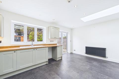 3 bedroom end of terrace house to rent, Church View, Aveley, South Ockendon, Essex, RM15 4LH
