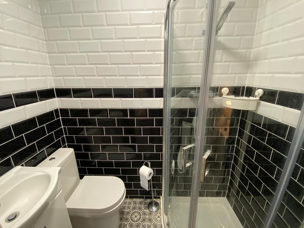 En-suite Bathroom