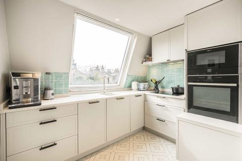 2 bedroom flat for sale, St. Michaels Gardens, London W10