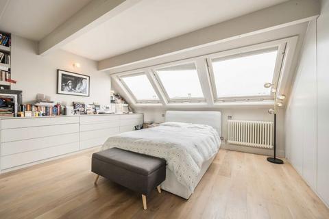 2 bedroom flat for sale, St. Michaels Gardens, London W10