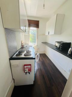 1 bedroom in a house share to rent, Kenton Road, Harrow HA1