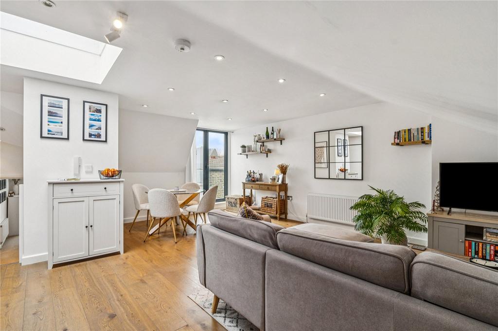 Garratt Lane, SW18 1 bed apartment for sale - £415,000