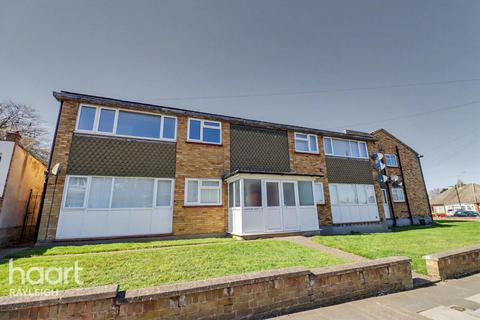 2 bedroom flat for sale, Woodside, Leigh-on-Sea