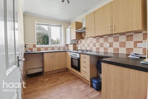 2 bedroom flat for sale, Woodside, Leigh-on-Sea