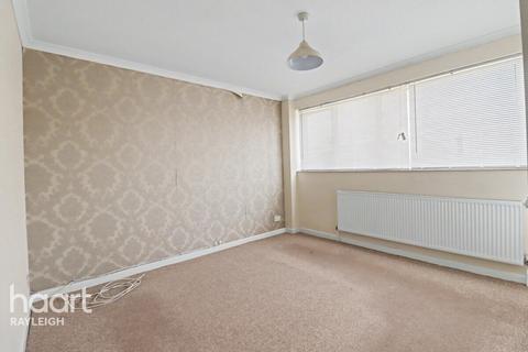 2 bedroom flat for sale, Woodside, Leigh-on-Sea