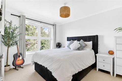 2 bedroom apartment for sale, Warren Down, Bracknell, Berkshire, RG42