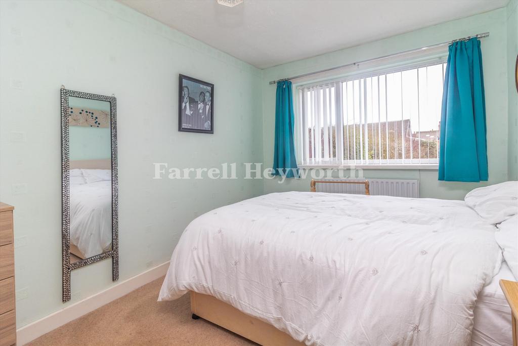 Bedroom 1 image 2