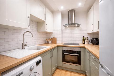 2 bedroom apartment to rent, Blandford street, London W1U