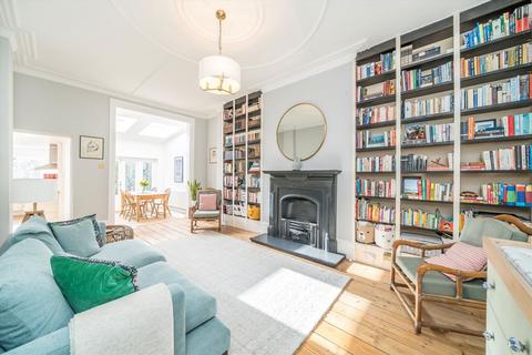 2 bedroom flat for sale, Streathbourne Road, London SW17