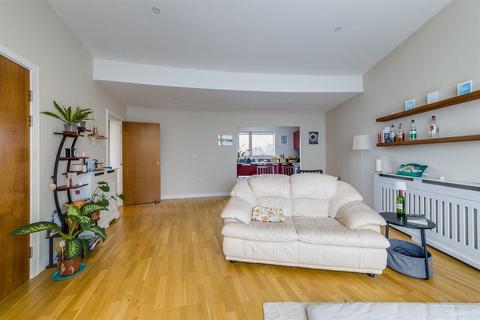 2 bedroom apartment to rent, Five Mile Drive, Oxford