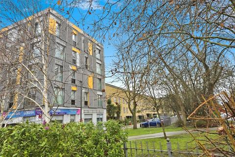 2 bedroom flat to rent, Kender Street, London SE14