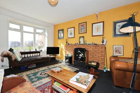 3 bedroom semi-detached house for sale, Shackleton Drive, West Midlands WV6