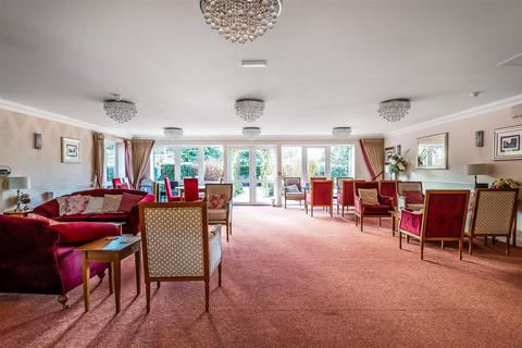 2 bedroom retirement property for sale, KINGSTON AVENUE, LEATHERHEAD, KT22