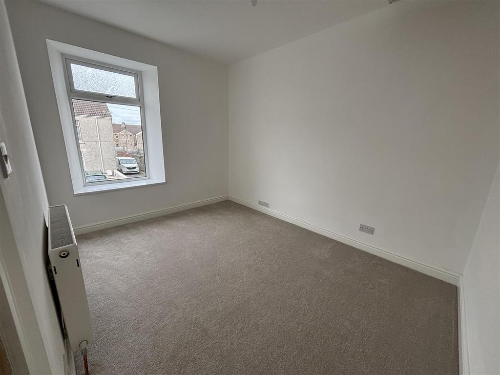 Bedroom 2: