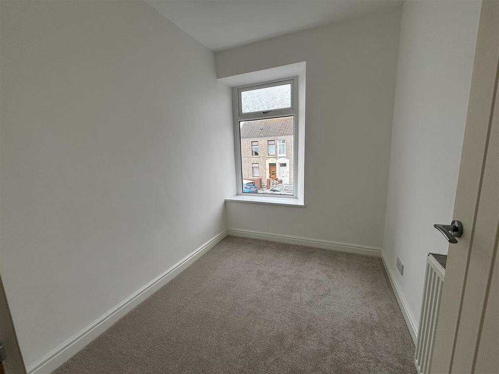 Bedroom 3: