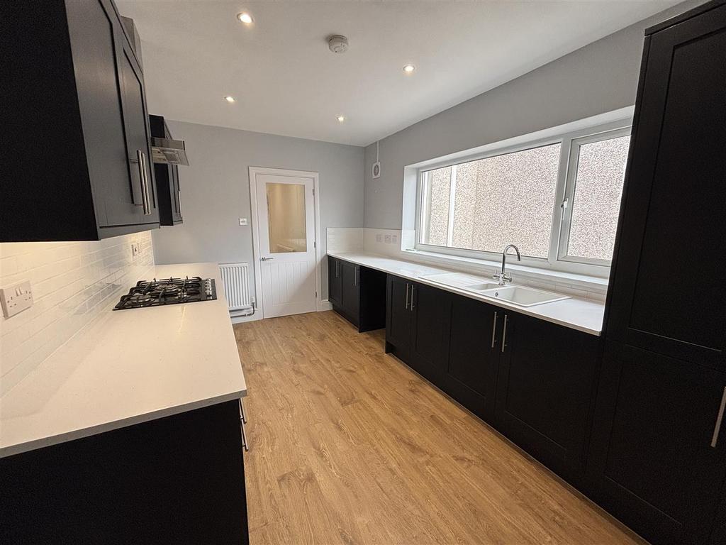 Kitchen: