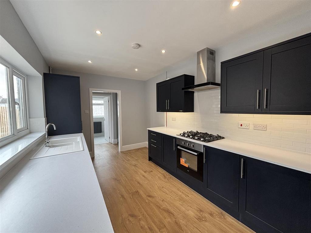 Kitchen: