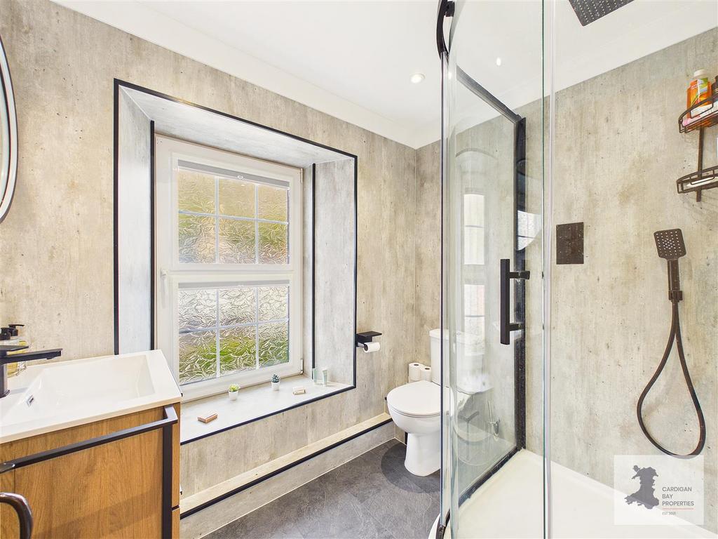Family shower room
