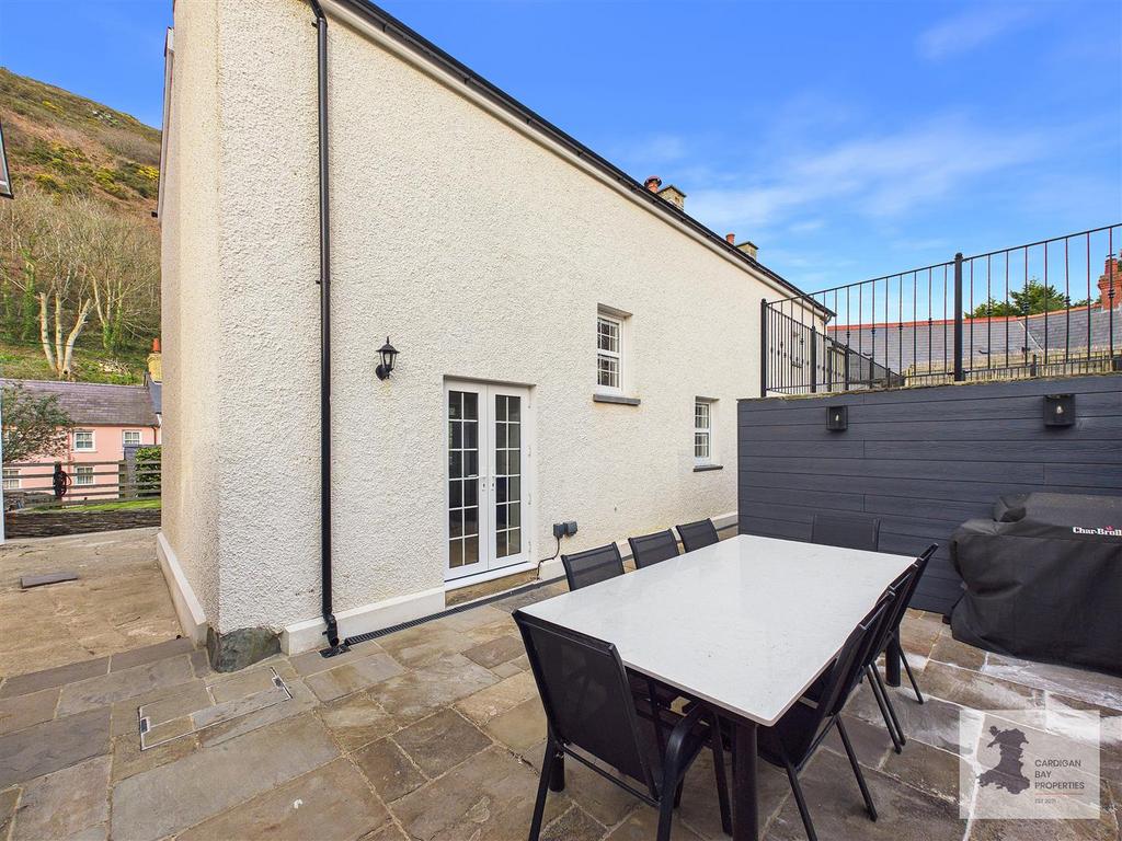 Rear garden/patio