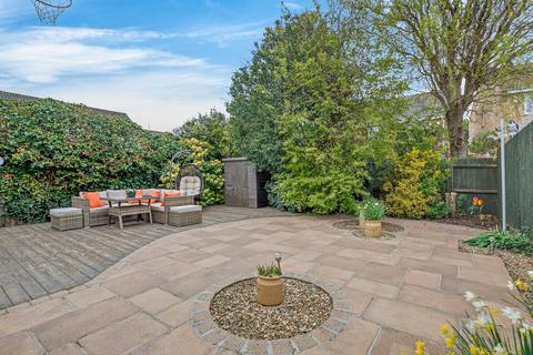 4 bedroom detached house for sale, Long Brimley Close, Market Harborough LE16