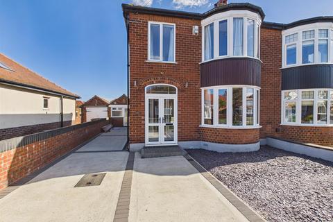 4 bedroom semi-detached house for sale, Fourth Avenue, Bridlington