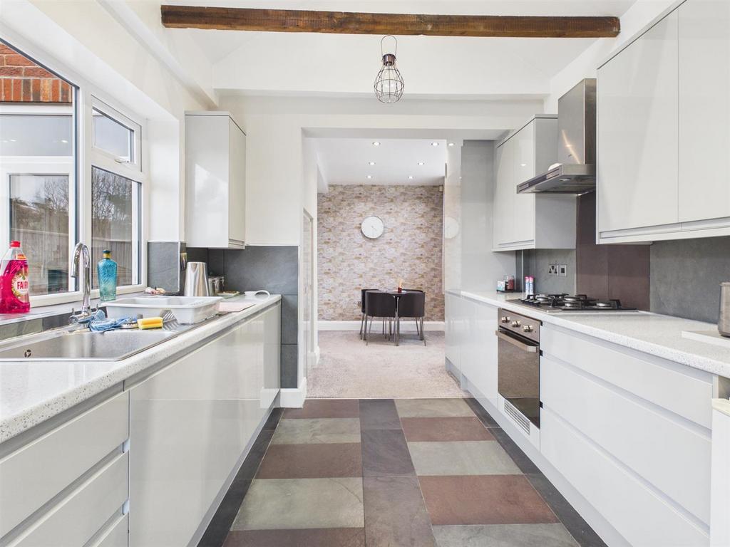 Kitchen: