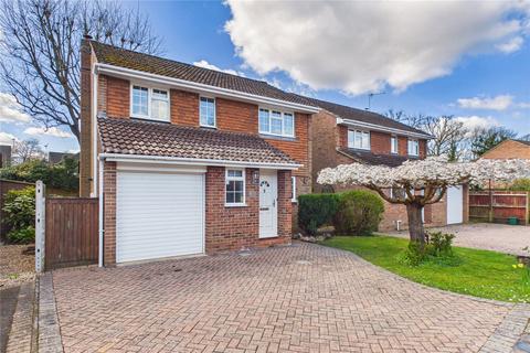 3 bedroom detached house to rent, Lashmere, Copthorne, Crawley, West Sussex, RH10