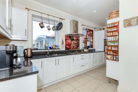 4 bedroom detached house for sale, Brighton Road, Worthing