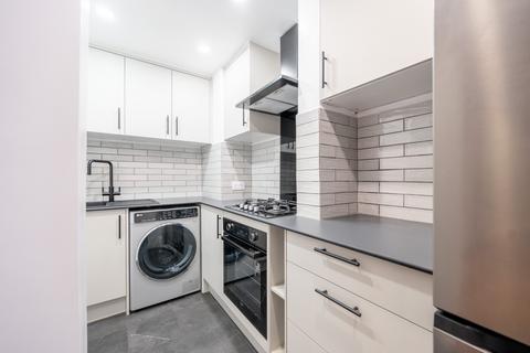 2 bedroom flat to rent, Kilmarnock Road , Flat 2-1, Shawlands, Glasgow, G43 1TU