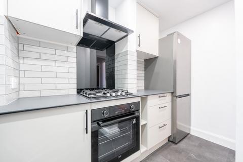 2 bedroom flat to rent, Kilmarnock Road , Flat 2-1, Shawlands, Glasgow, G43 1TU