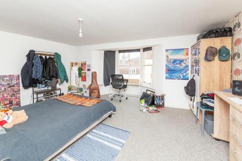 3 bedroom flat to rent, St James Street, Brighton, East Sussex