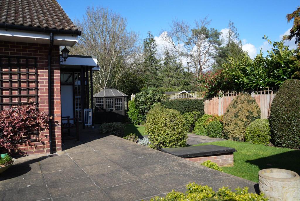 Exterior-Garden-01.jpg