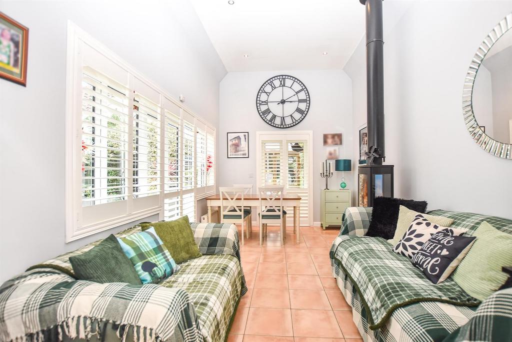 Garden room.