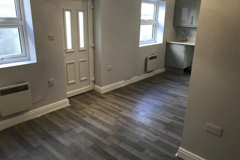 Maisonette to rent, Camberwell, London, SE5