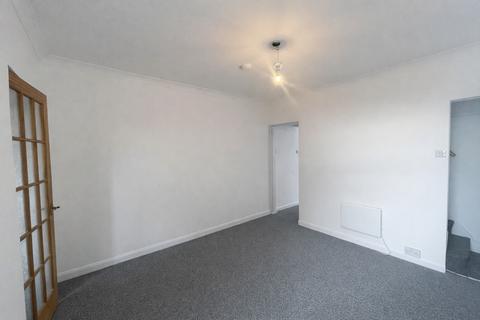 3 bedroom semi-detached house to rent, Wyberton Low Road, Boston, PE21