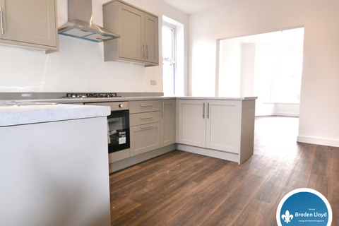 3 bedroom terraced house to rent, Padiham Road, Burnley BB12