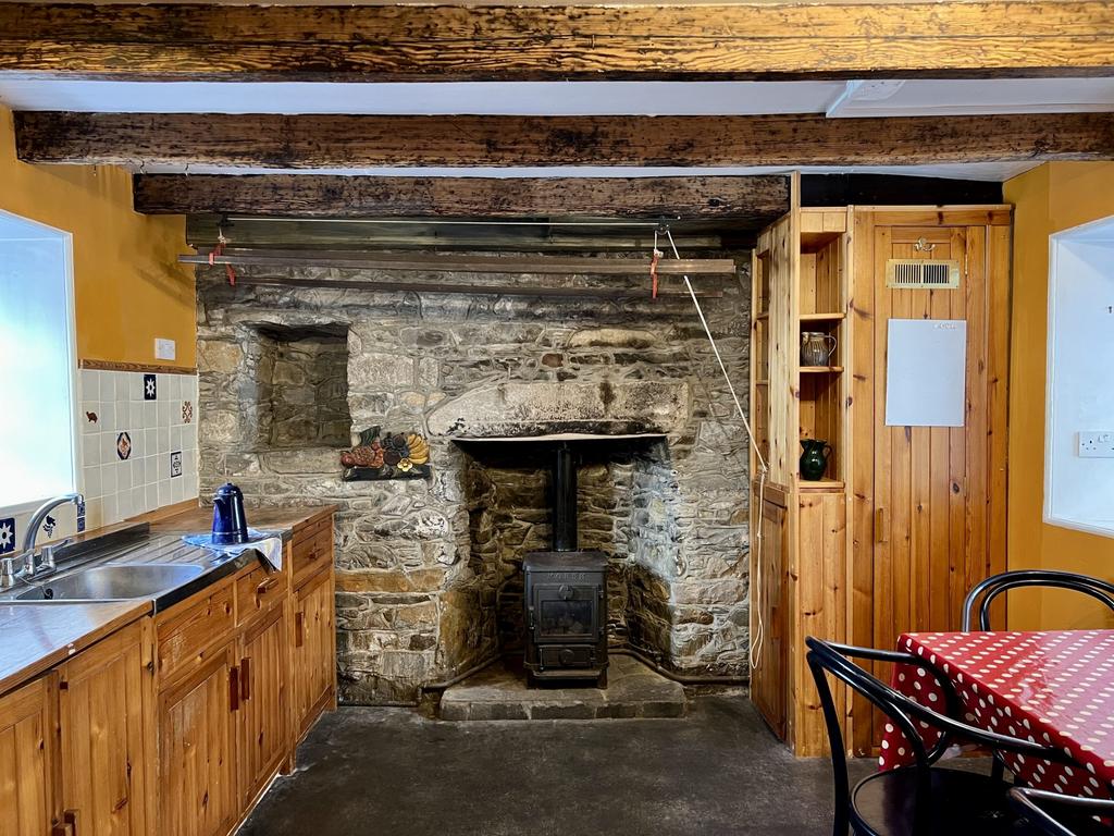 Ironstones, 70 High Street, Kirkcudbright - Willia