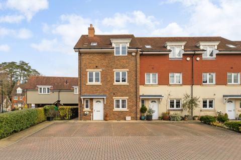 4 bedroom house for sale, Hunters Place, Hindhead, GU26