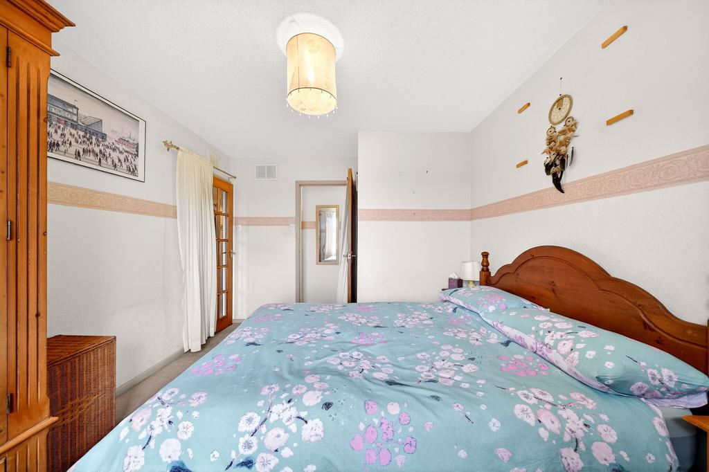 Prinicipal bedroom