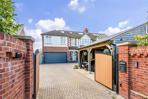 5 bedroom semi-detached house for sale, London Road, Cowplain