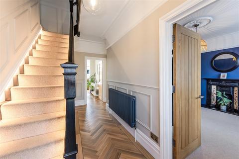 5 bedroom semi-detached house for sale, London Road, Cowplain