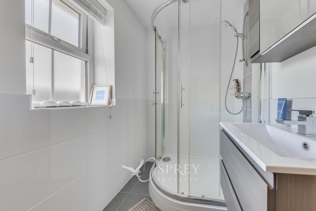 En-Suite to Bedroom
