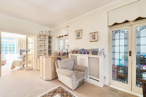 4 bedroom semi-detached house for sale, Dobree Avenue, London, NW10