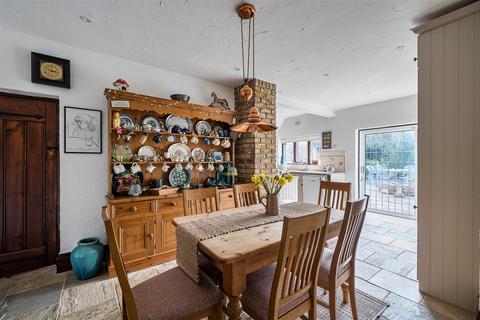 7 bedroom house for sale, How Lane, Chipstead, Surrey